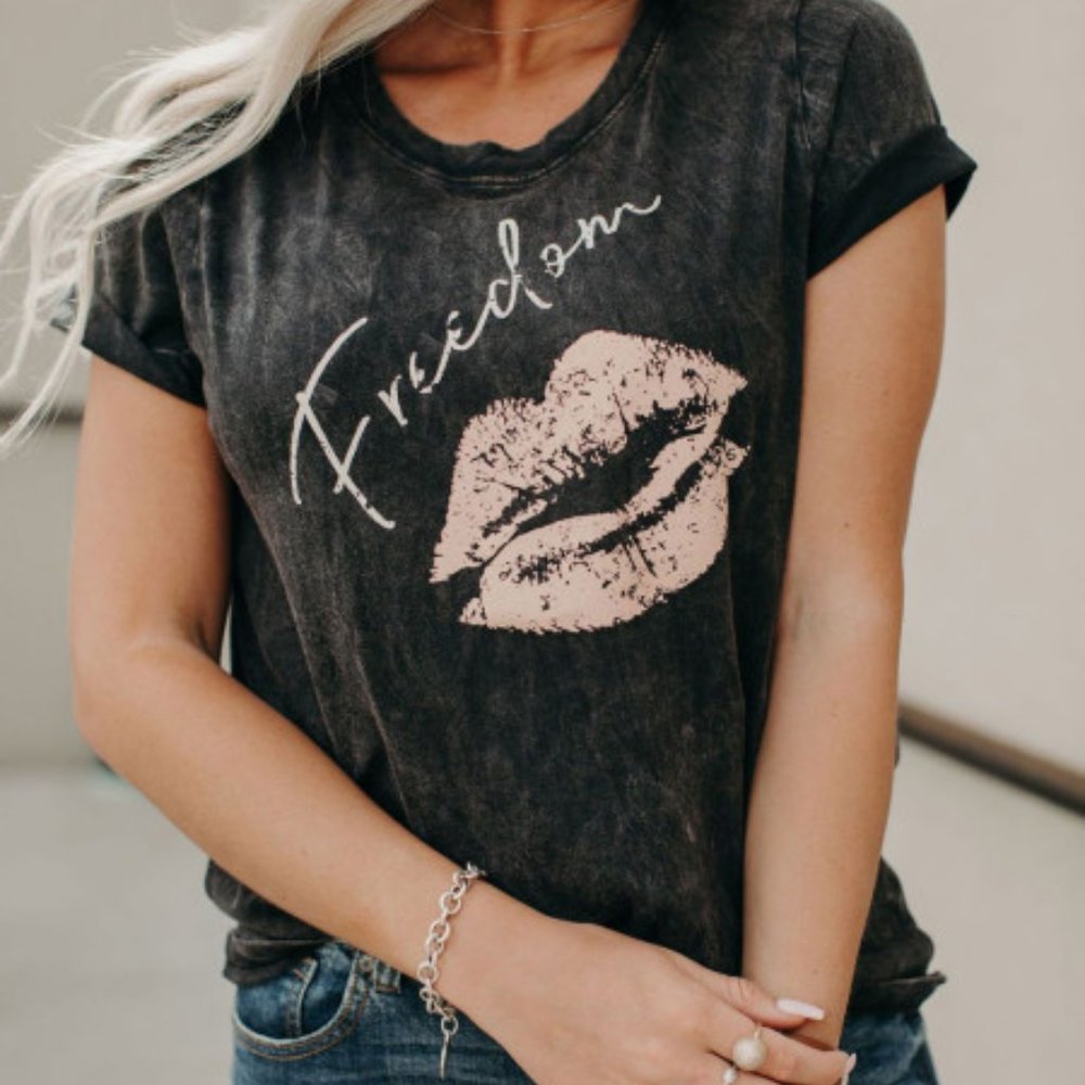 Freedom Lips Tee